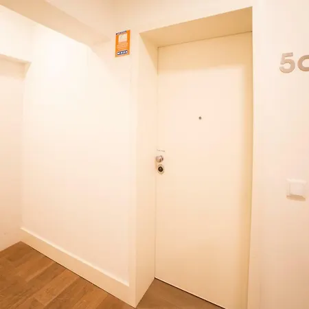 Flh Restauradores Modern Daire